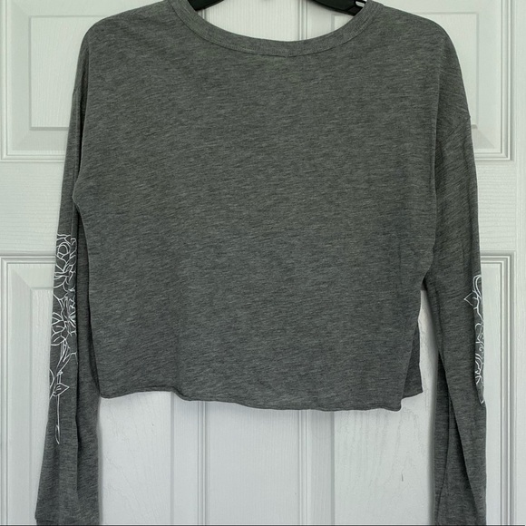 Long Sleeve Crop Top - Picture 4 of 4